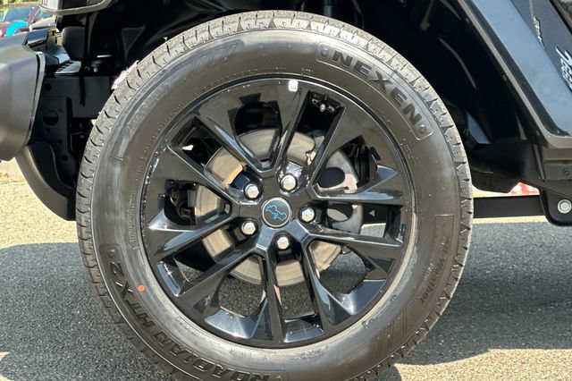 Used 2024 Jeep Wrangler Unlimited Sahara AWD/4WD image 32