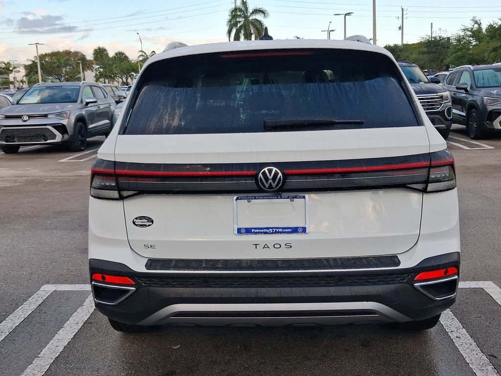 New 2026 Volkswagen Taos SE image 4