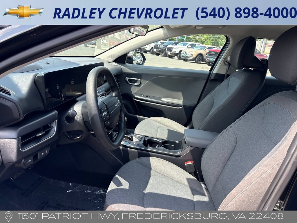 Used 2025 Kia K4 FWD image 3