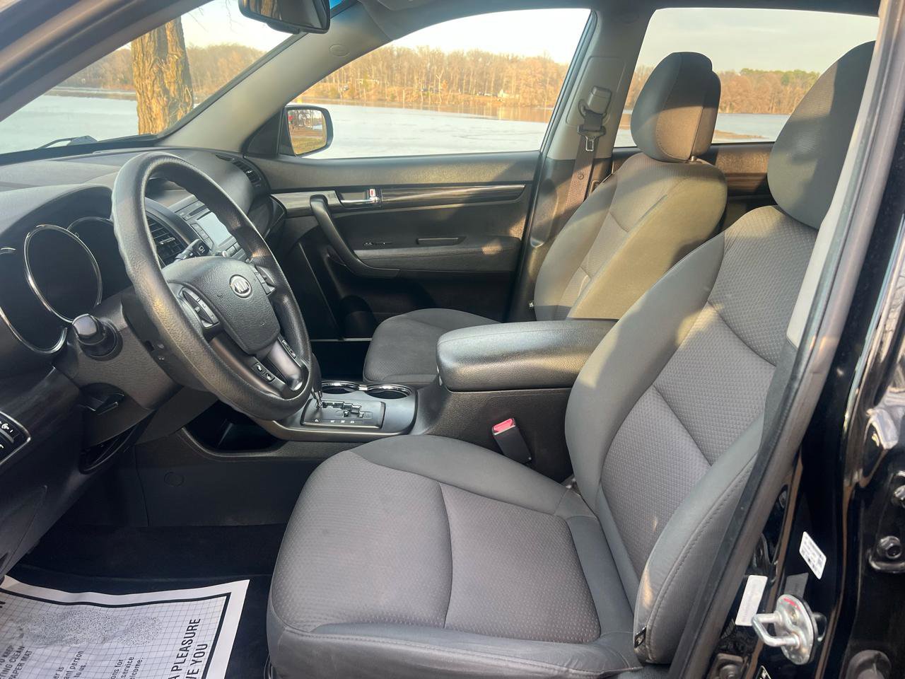 Used 2013 Kia Sorento LX w/ Convenience Pkg image 14