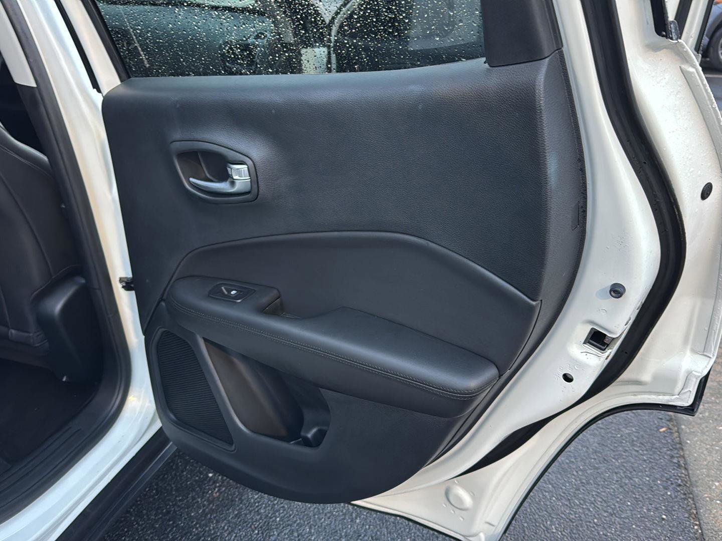 Used 2021 Jeep Compass Latitude image 13