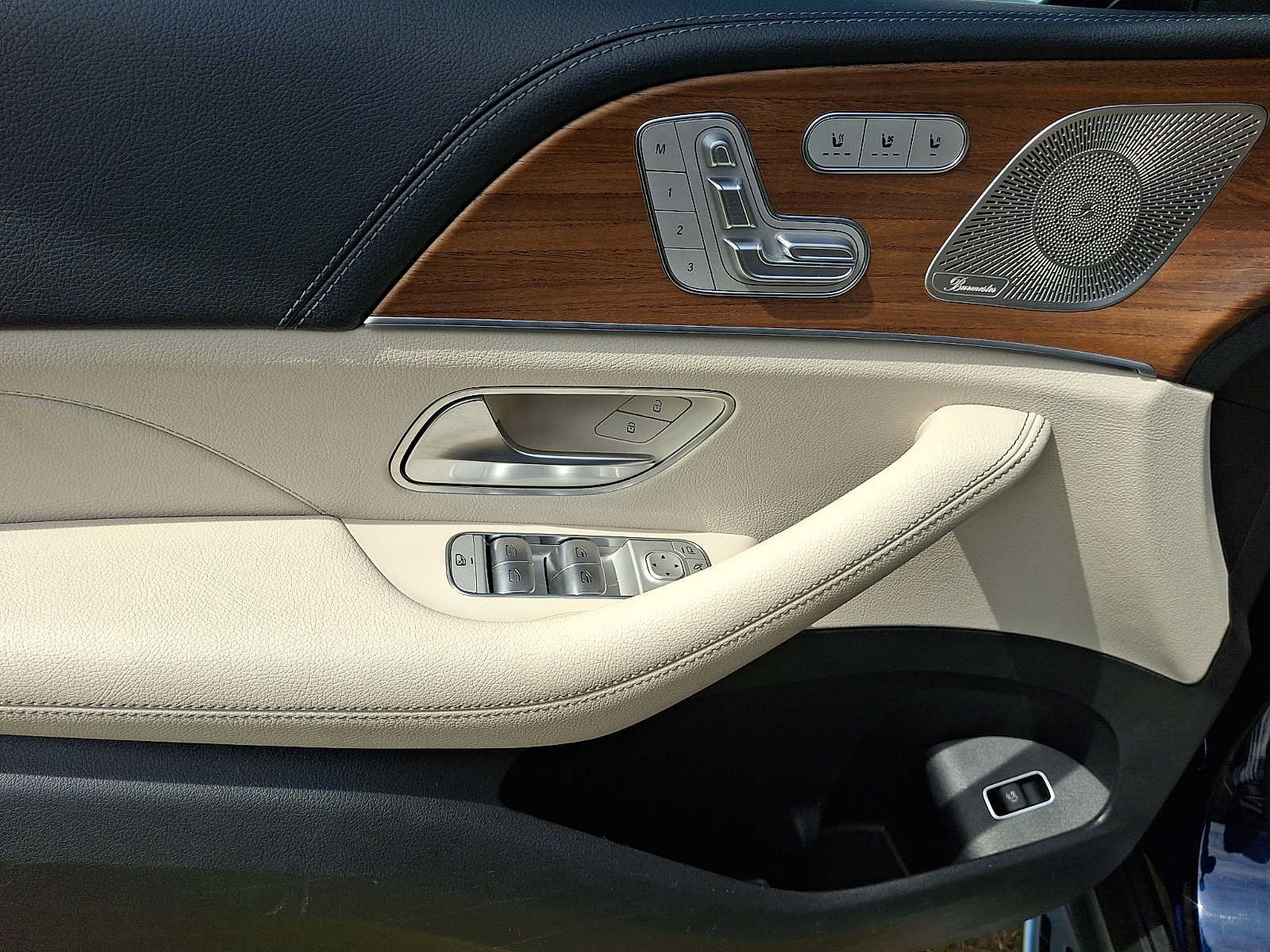 Used 2022 Mercedes-Benz GLS 450 4MATIC image 14