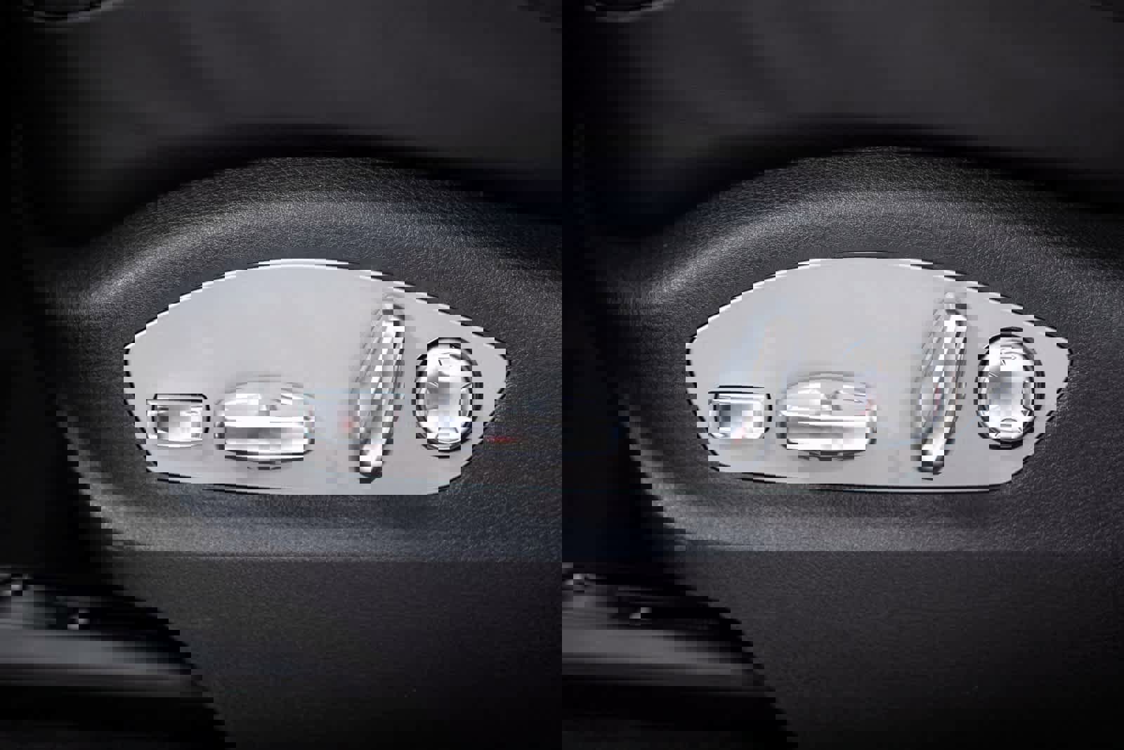 Certified 2025 Porsche Macan image 19