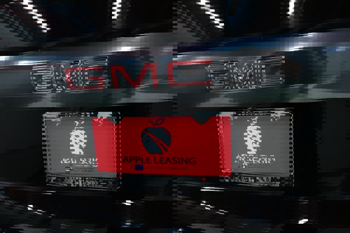 Used 2022 GMC Yukon AT4 image 27