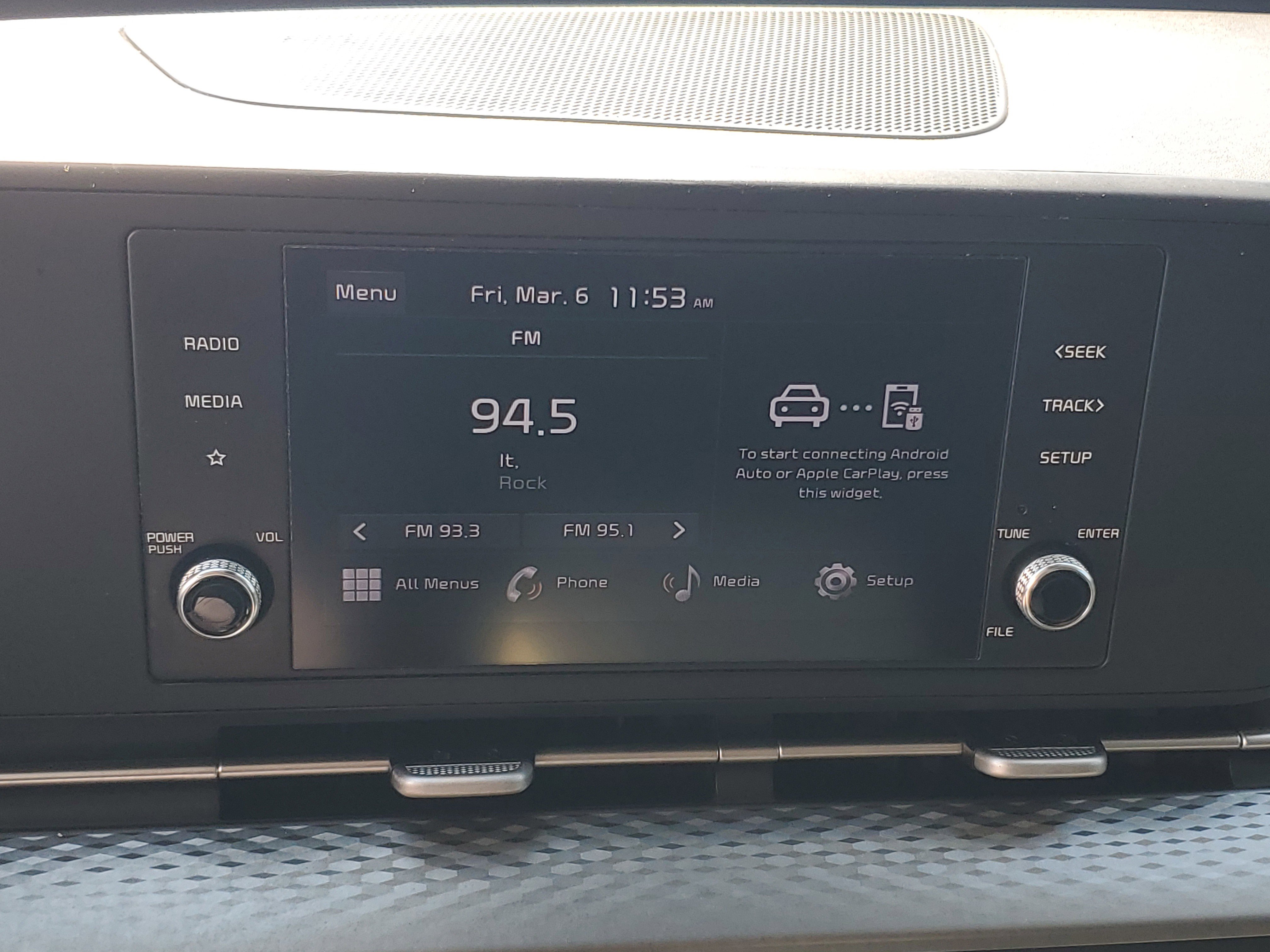 Used 2023 Kia Carnival LX image 21