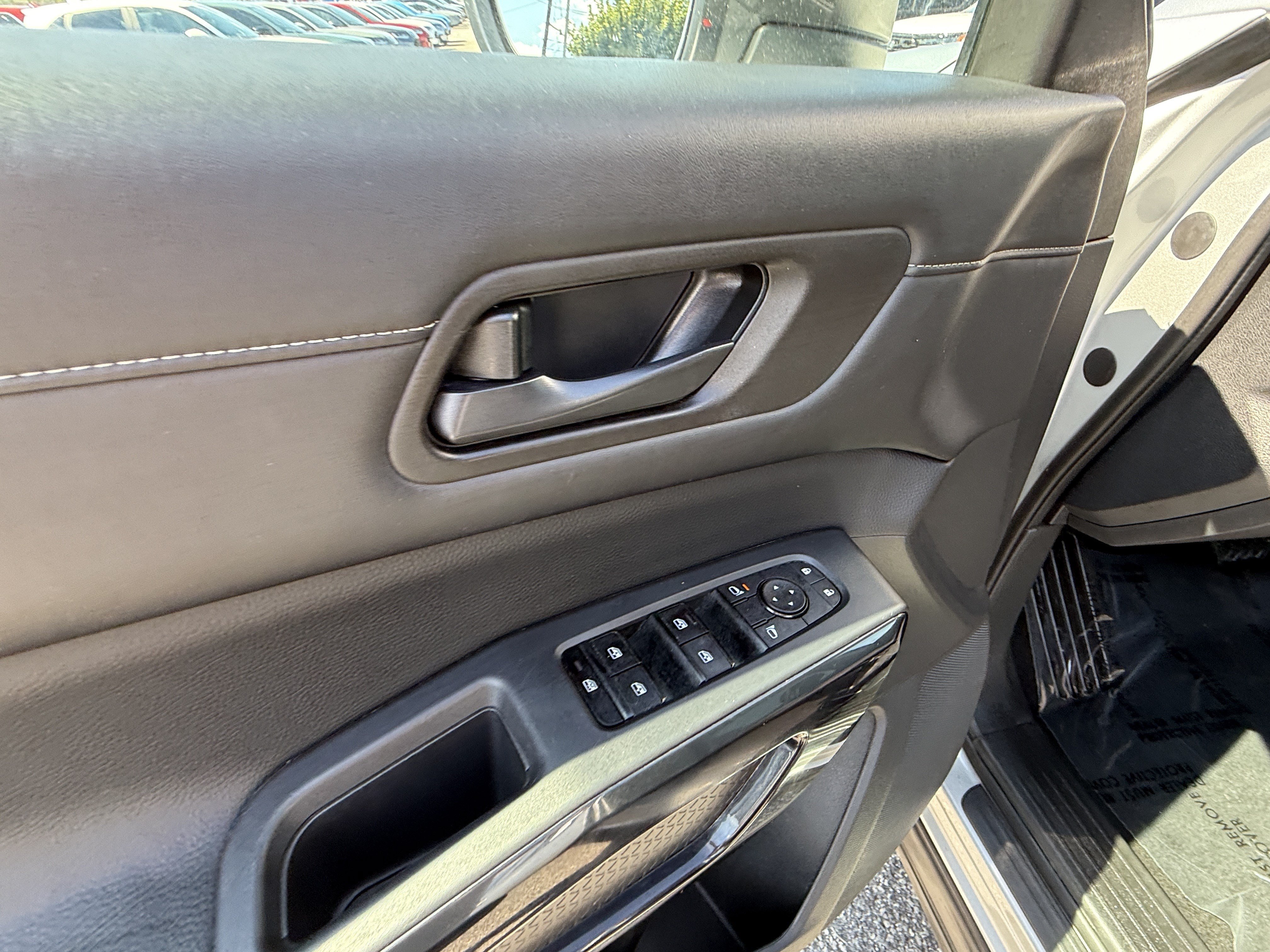 Used 2024 Nissan Pathfinder SV AWD/4WD image 15