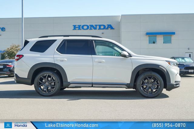 Used 2025 Honda Pilot Touring image 6