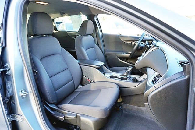 Used 2023 Chevrolet Malibu LT w/ Sport Edition image 12