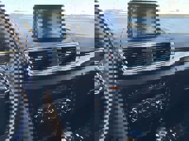 Used 2017 MAZDA MAZDA3 Touring FWD image 20