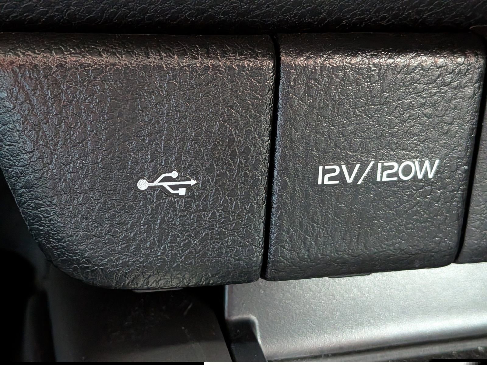 Used 2024 Toyota Camry SE w/ Convenience Package image 12