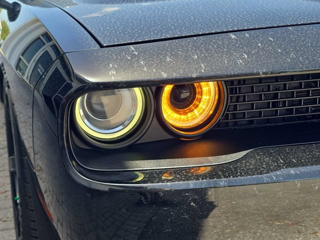 Used 2017 Dodge Challenger SRT Hellcat RWD image 10
