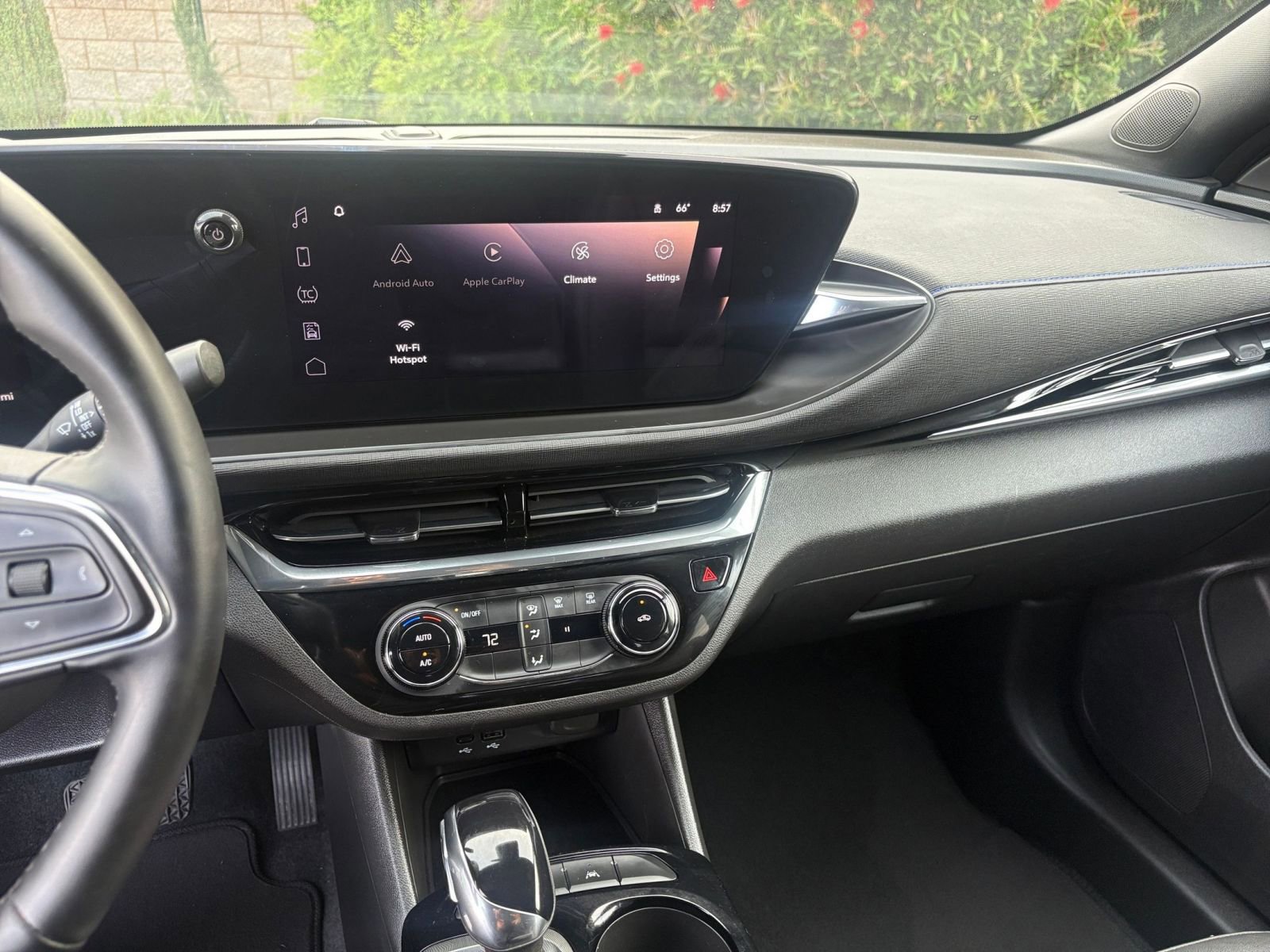 Used 2025 Buick Envista Sport Touring image 17