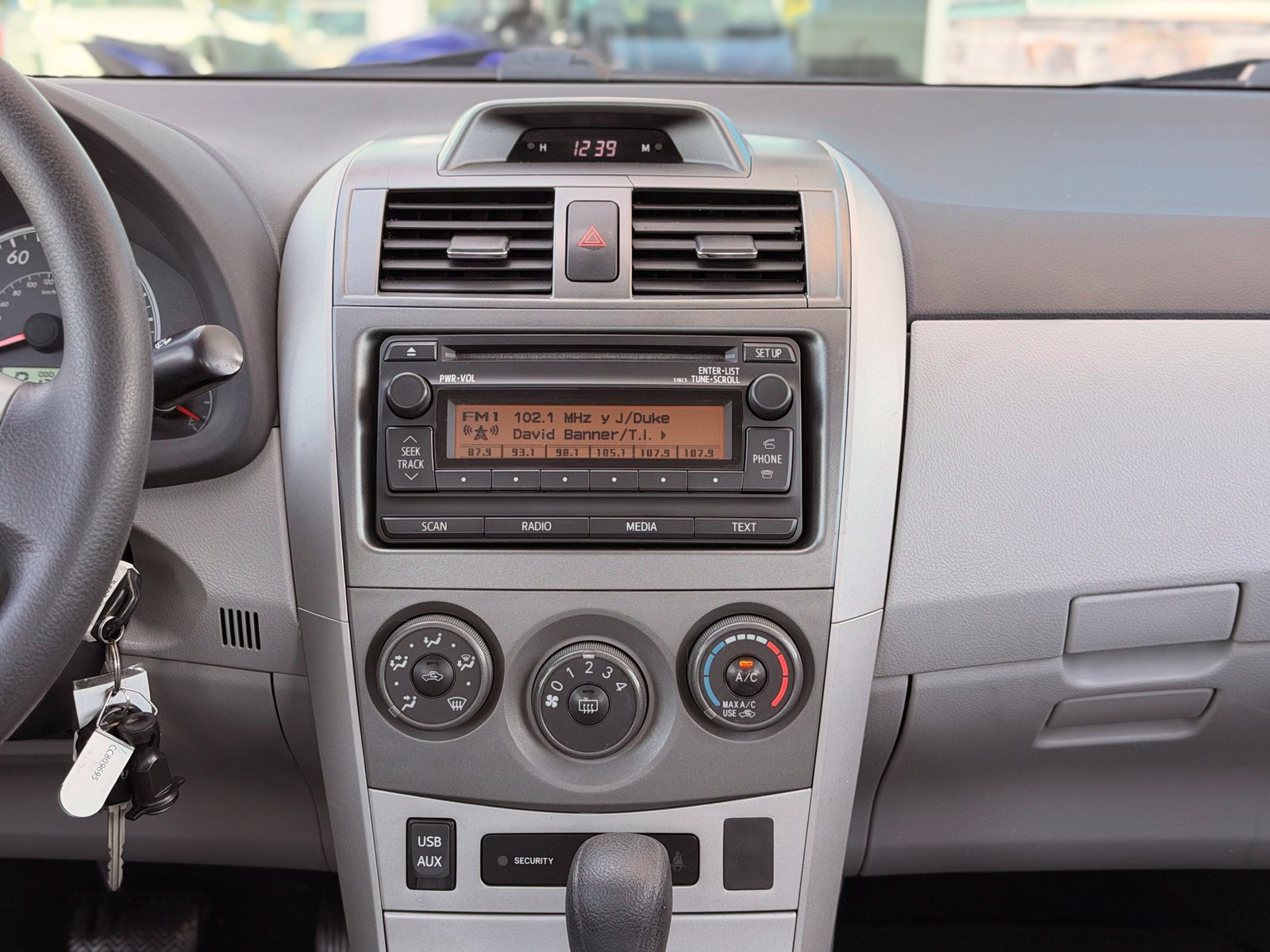 Used 2012 Toyota Corolla LE FWD image 26