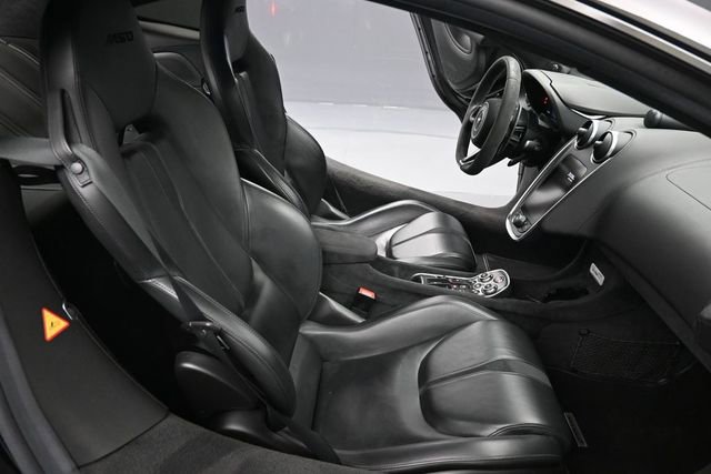 Used 2019 McLaren 570S RWD image 23