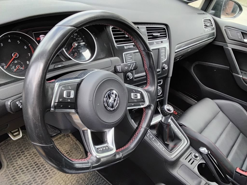 Used 2017 Volkswagen GTI SE FWD image 7