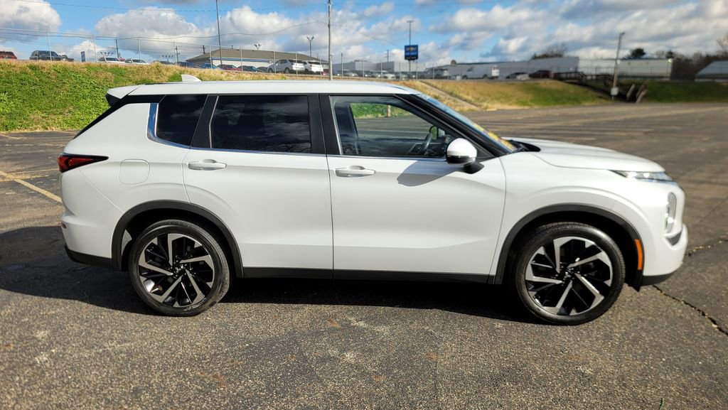 Used 2022 Mitsubishi Outlander ES image 14
