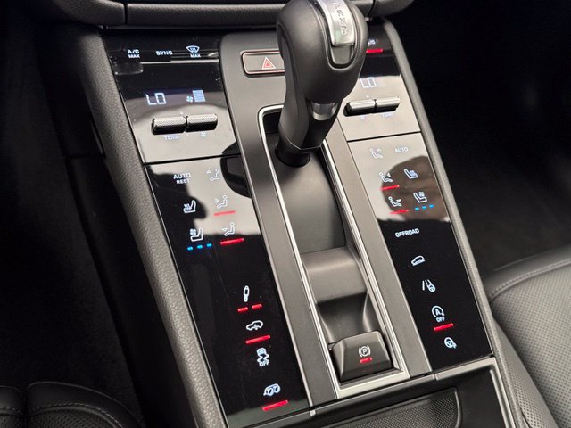 Certified 2023 Porsche Macan GTS AWD/4WD image 32