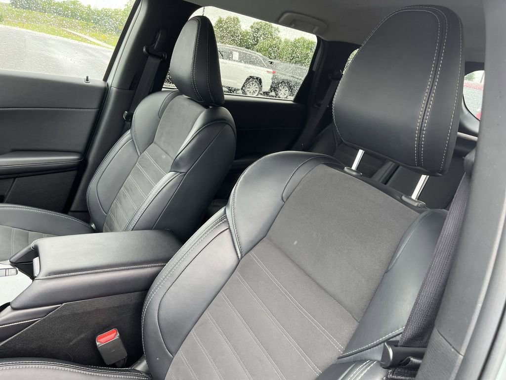 Used 2025 Mitsubishi Outlander SE FWD image 11