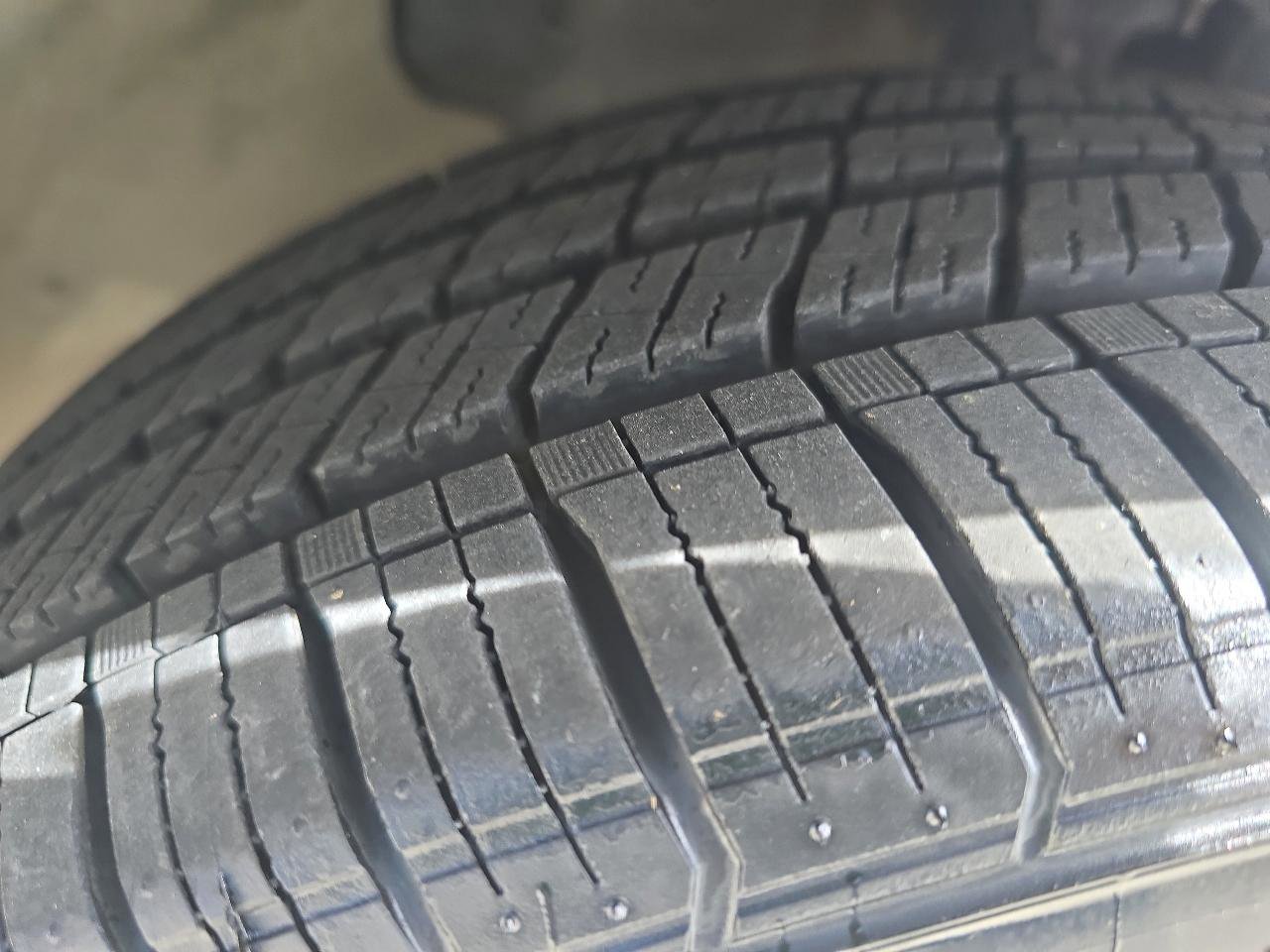 Used 2024 Kia Forte LXS image 10