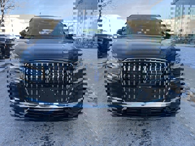 Used 2025 Lincoln Corsair Grand Touring image 2