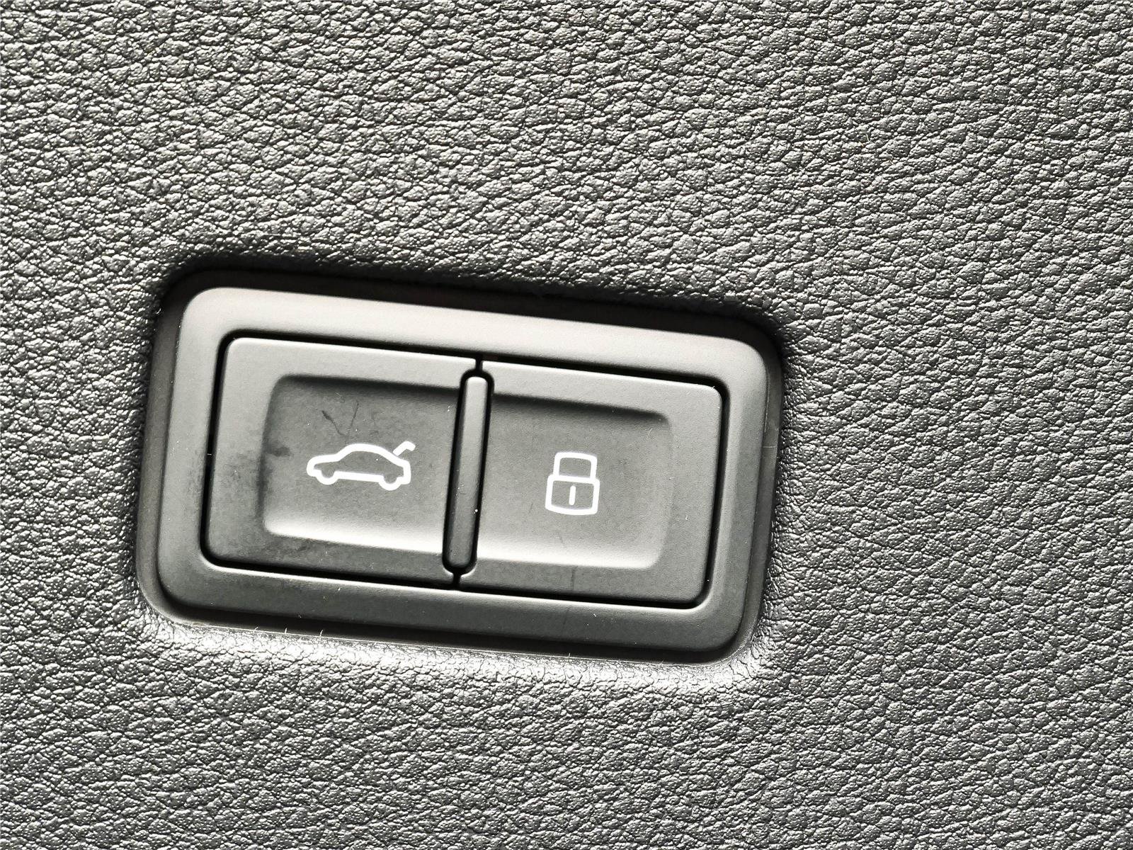 New 2026 Audi SQ8 Prestige AWD/4WD image 30