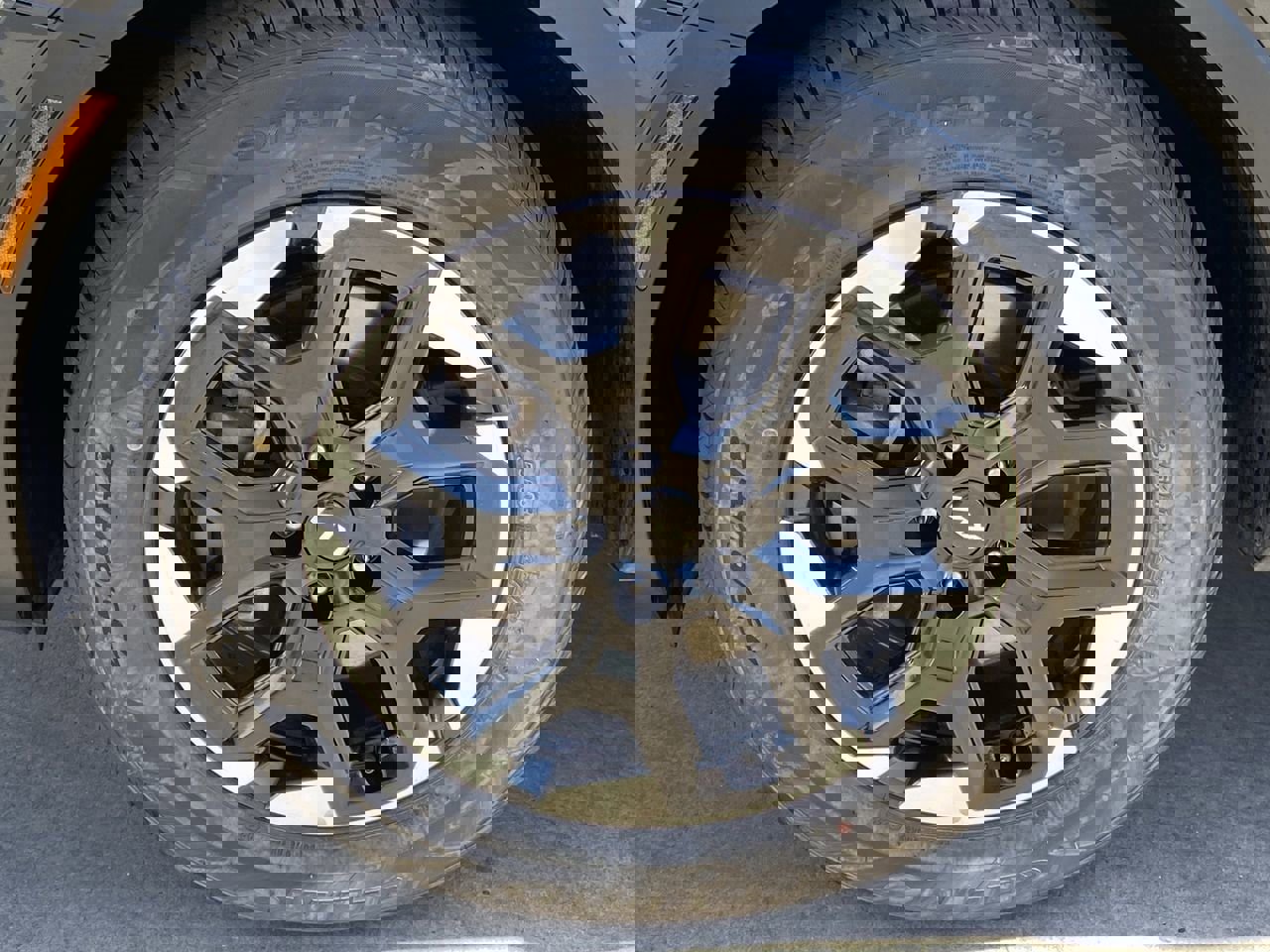 Used 2024 Kia Sorento S image 9