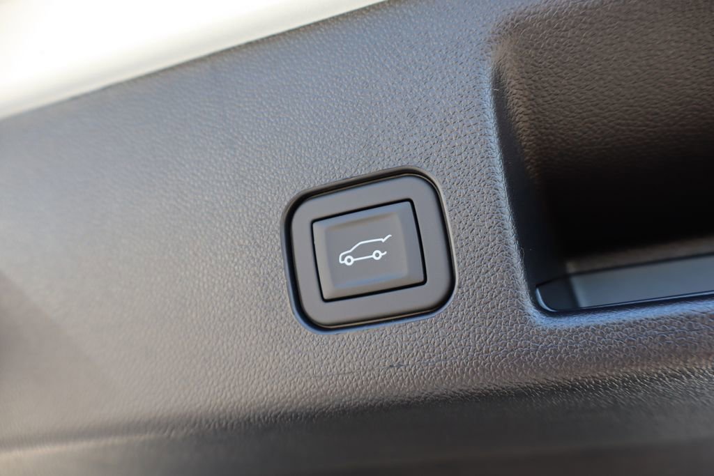 New 2026 Chevrolet Equinox EV LT image 38