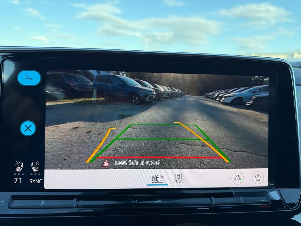 New 2026 Volkswagen Atlas Cross Sport SE image 19