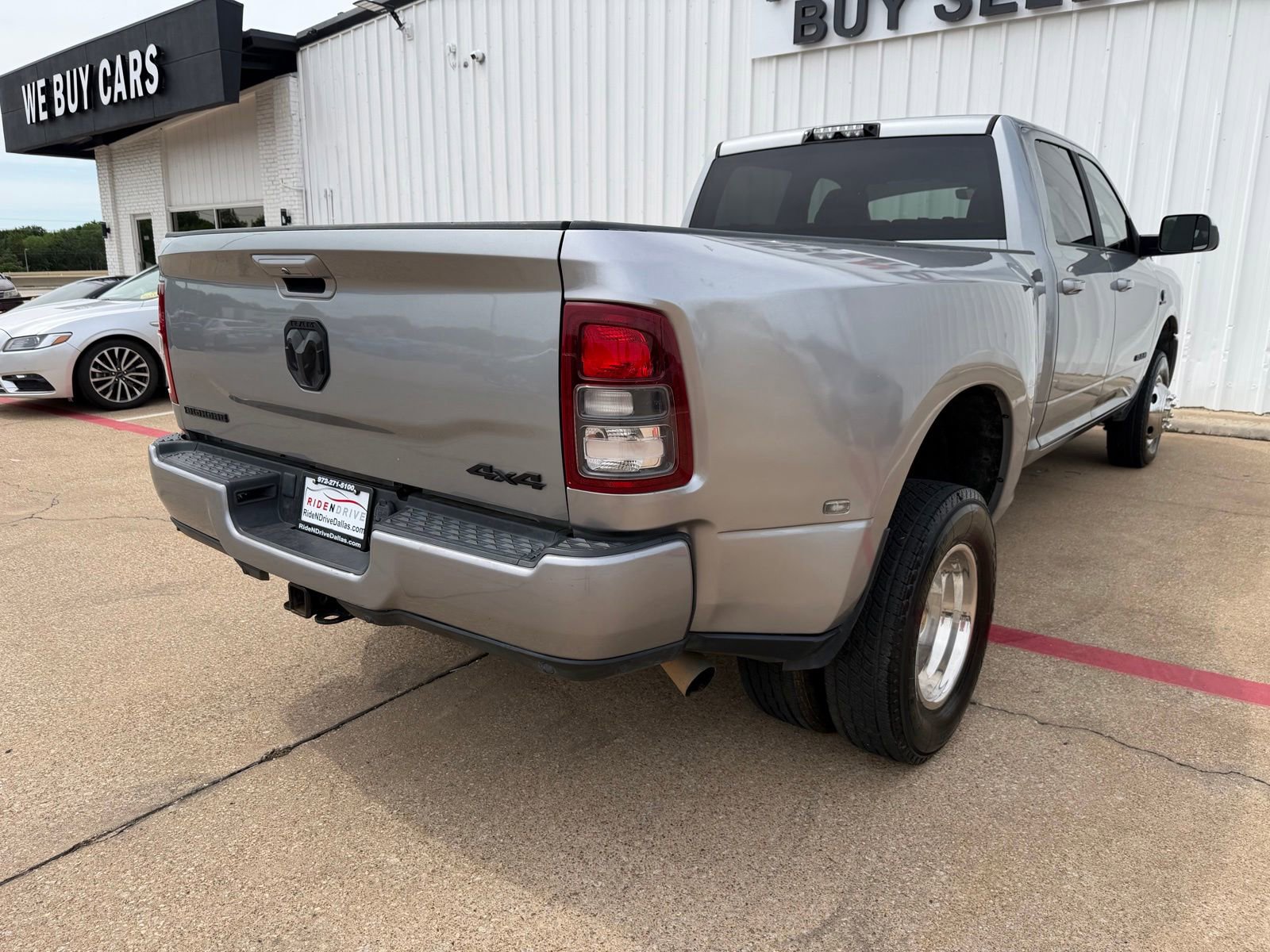 Used 2021 RAM 3500 Big Horn w/ Night Edition AWD/4WD image 7