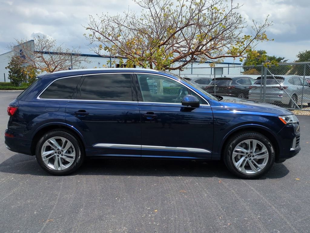 Used 2021 Audi Q7 2.0T Premium w/ Convenience Package AWD/4WD image 3