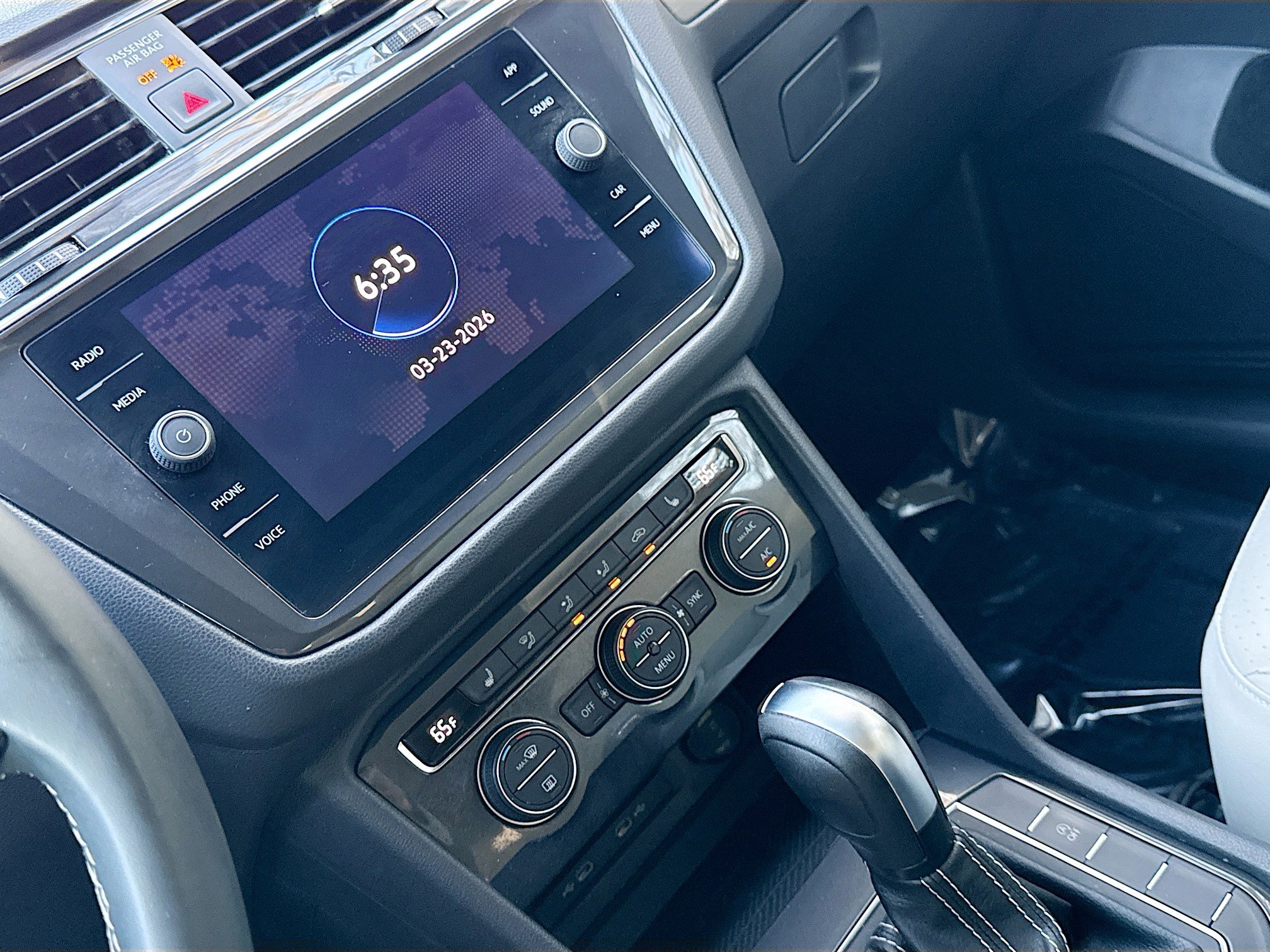 Used 2021 Volkswagen Tiguan SE w/ Panoramic Sunroof Package image 26