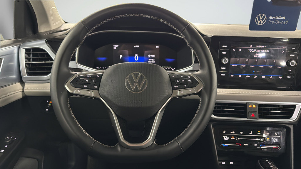 Certified 2025 Volkswagen Taos SE image 35