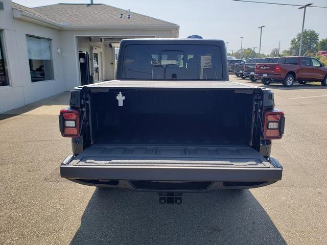 New 2025 Jeep Gladiator Willys image 8