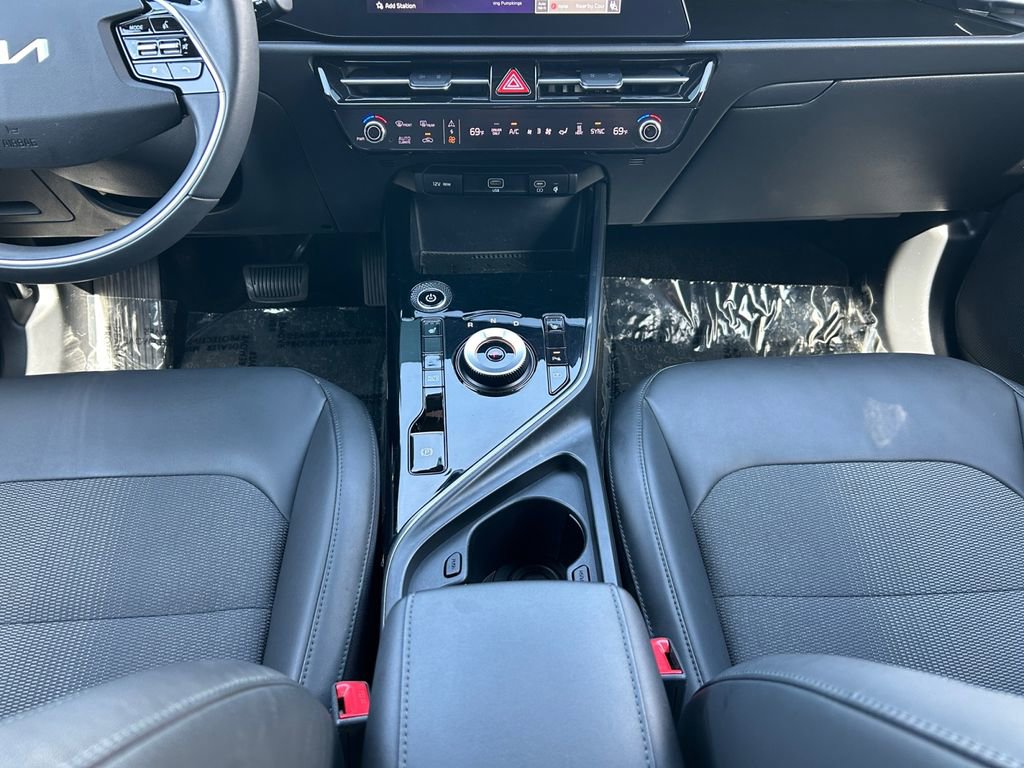 Used 2023 Kia Niro Wind FWD image 12