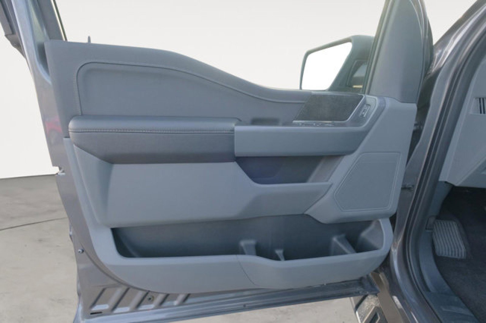 Used 2023 Ford F150 XLT w/ Equipment Group 301A Mid image 11