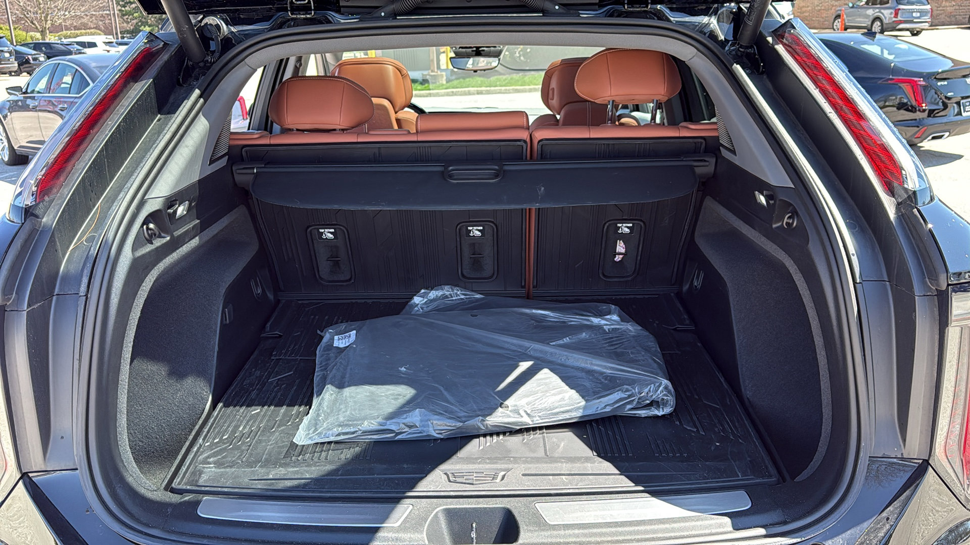 New 2026 Cadillac Optiq Sport 2 w/ LPO, Floor Liner Package AWD/4WD image 32