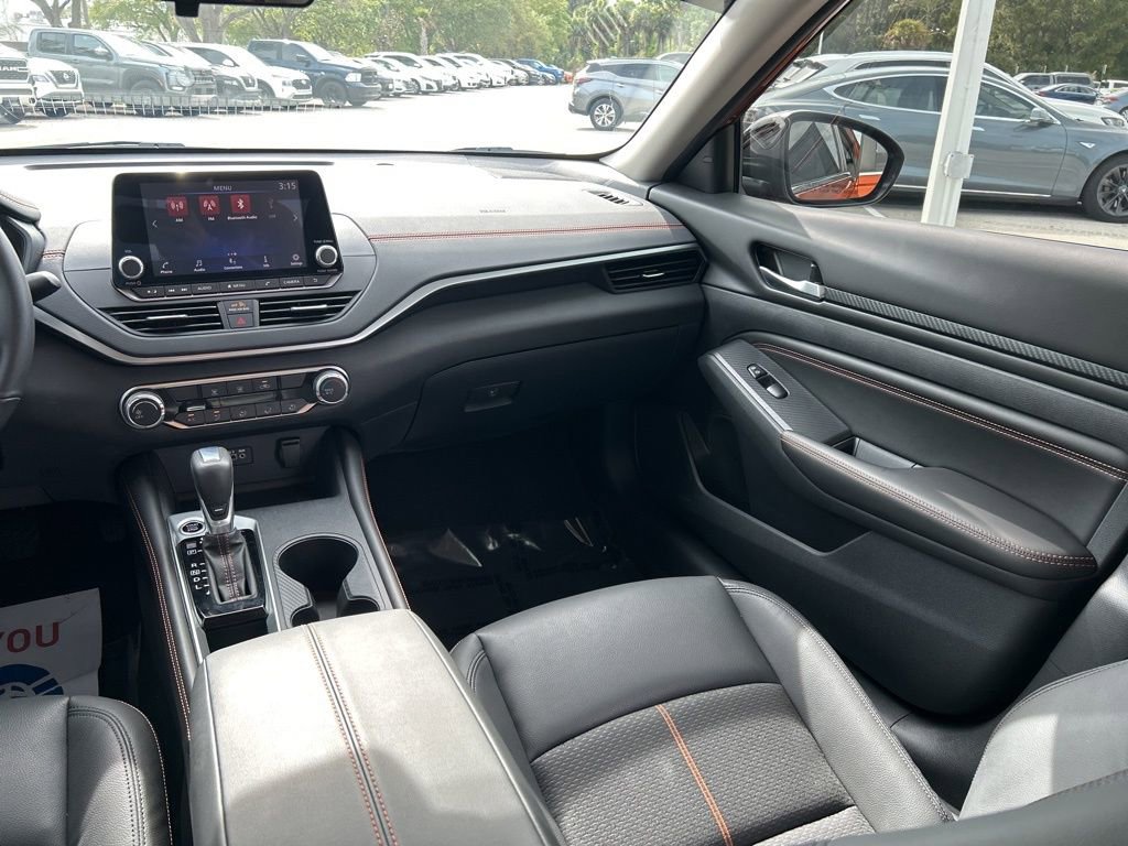 Certified 2021 Nissan Altima 2.5 SR FWD image 13