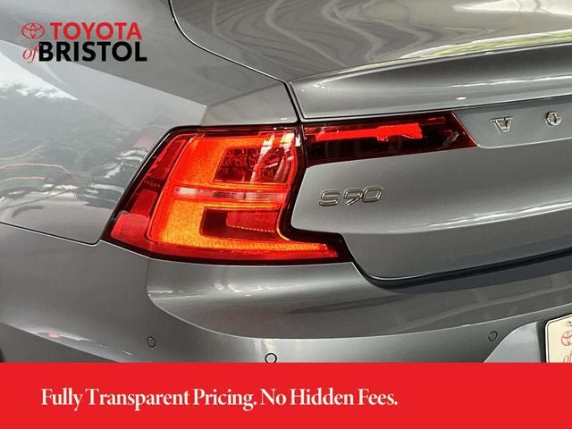 Used 2018 Volvo S90 T5 Momentum w/ Convenience Package FWD image 5