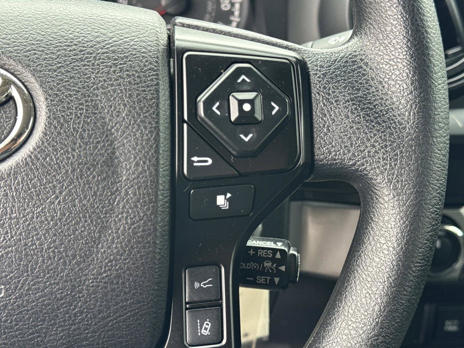 Used 2022 Toyota Tacoma SR AWD/4WD image 10