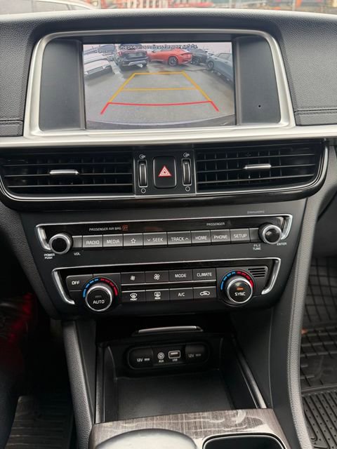 Used 2019 Kia Optima EX image 10