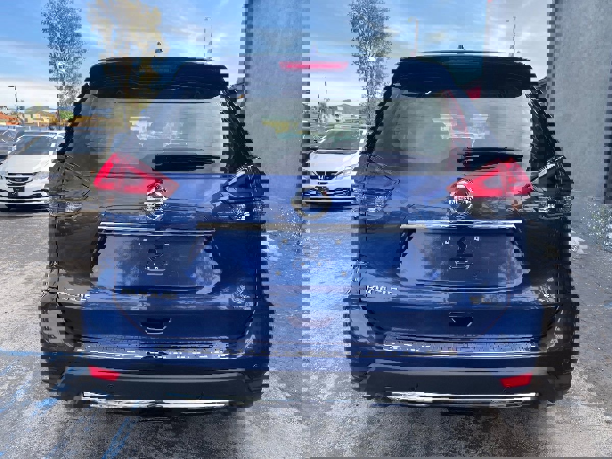 Used 2019 Nissan Rogue SL w/ Premium Package FWD image 8