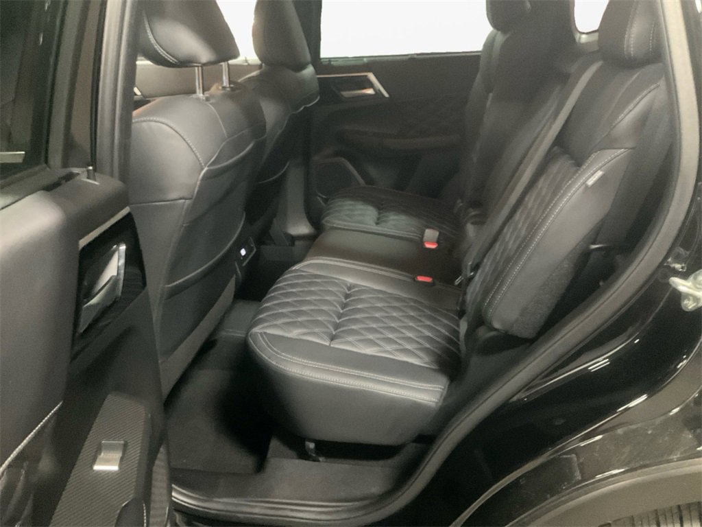 Used 2023 Mitsubishi Outlander SEL image 13