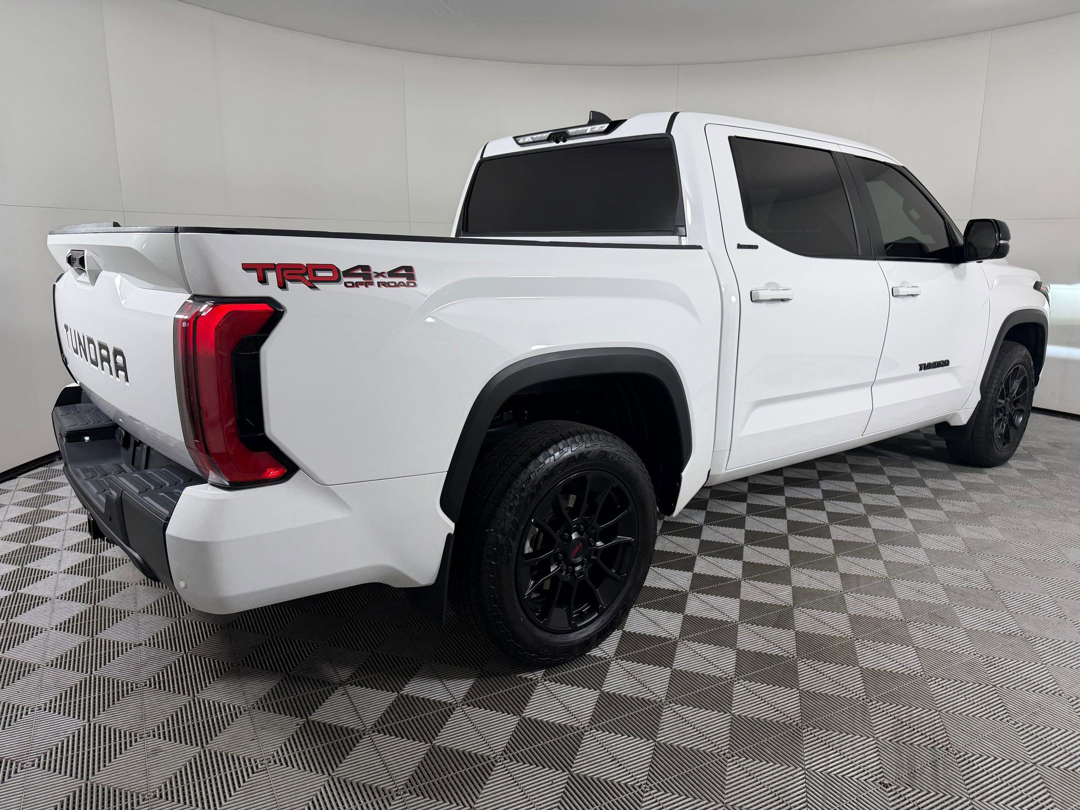 Used 2024 Toyota Tundra Limited w/ TRD Off-Road Package AWD/4WD image 8