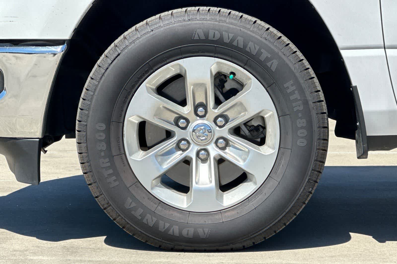 Used 2024 RAM 1500 Laramie AWD/4WD image 12