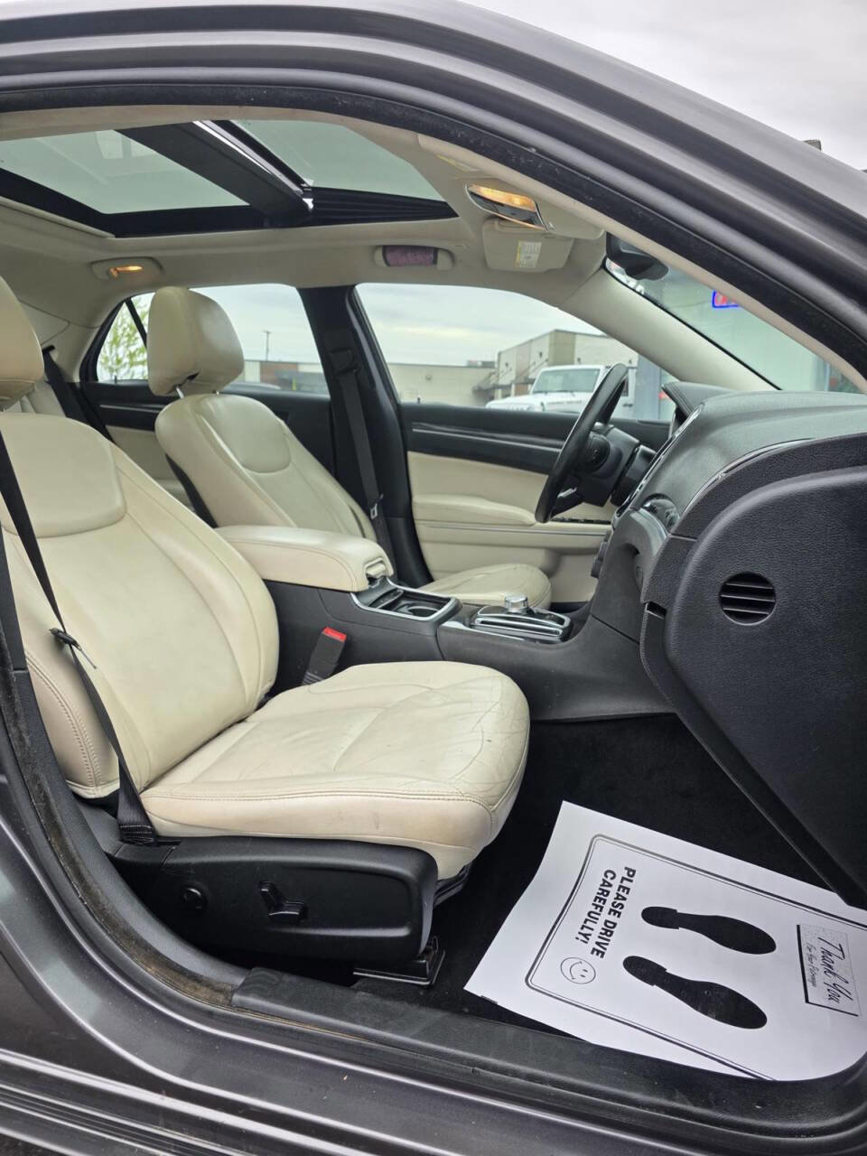 Used 2017 Chrysler 300 Limited w/ Value Package RWD image 19