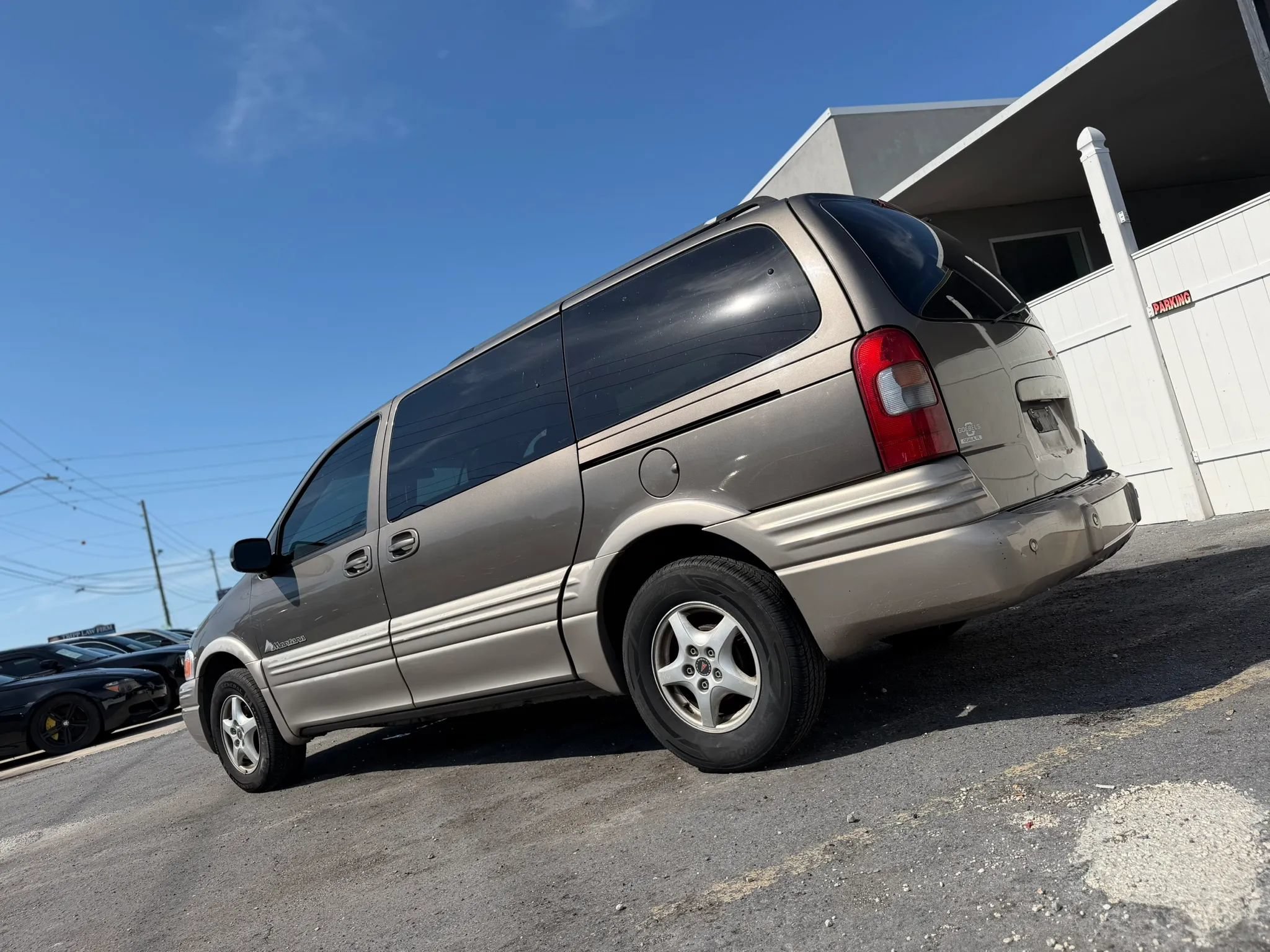 Used 2004 Pontiac Montana Extended w/ Premium Seating Package FWD image 3