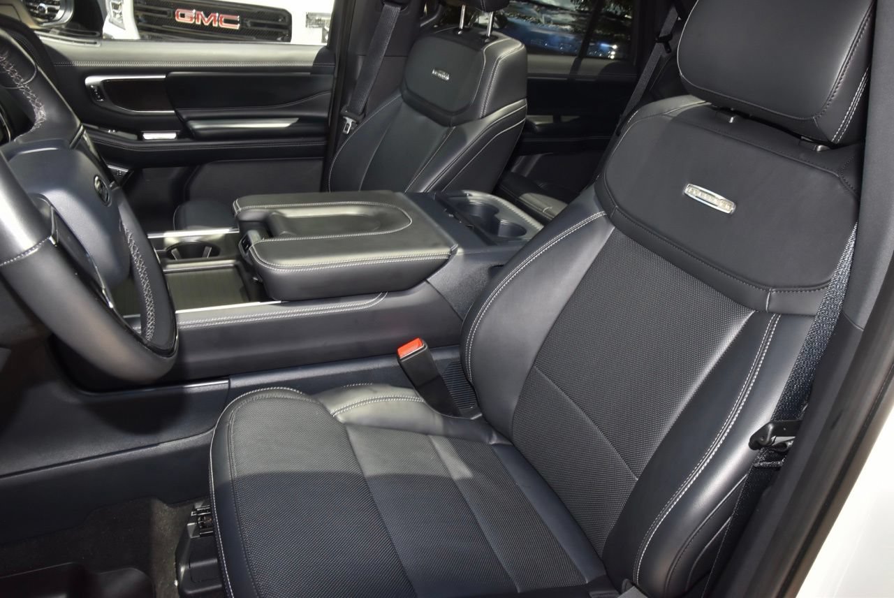 Certified 2025 Ford Expedition Platinum w/ Stealth Performance Package AWD/4WD image 34