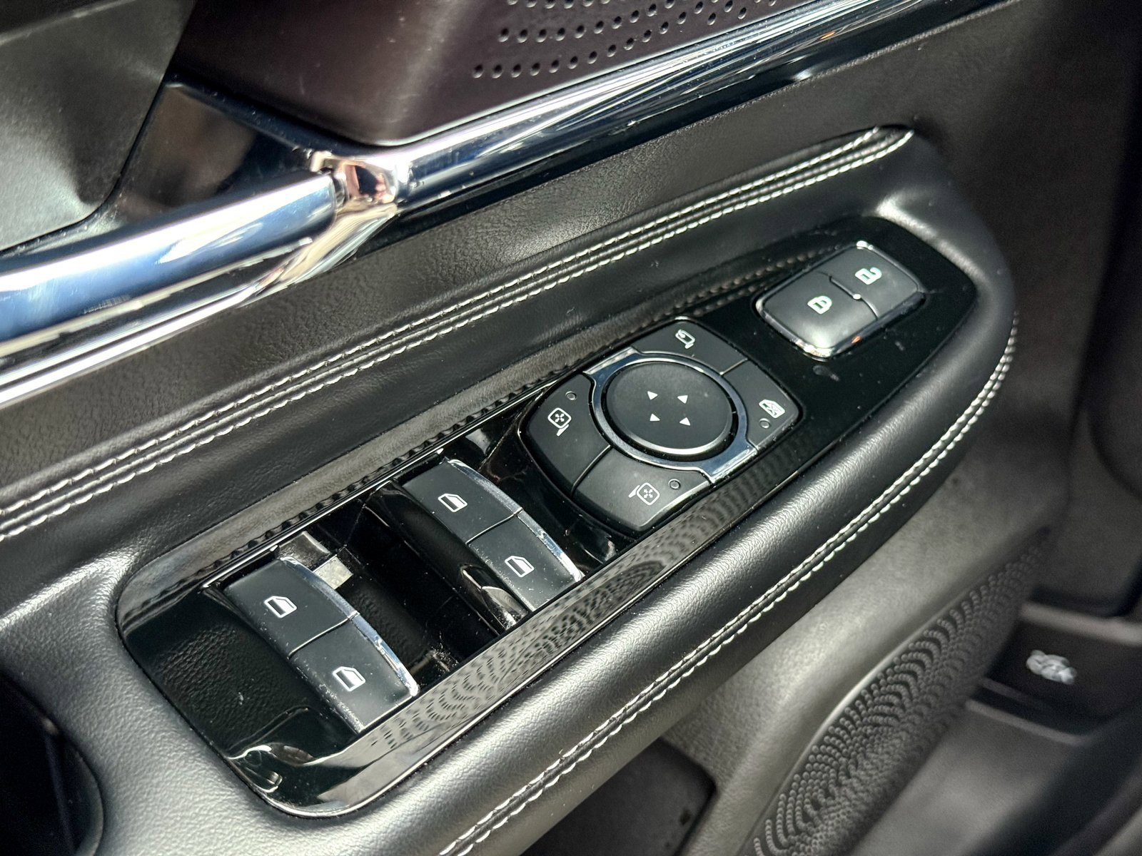 Used 2023 Lincoln Corsair AWD w/ Equipment Group 101A image 32