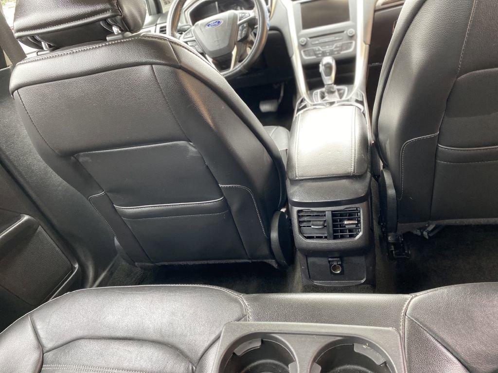 Used 2016 Ford Fusion SE w/ Equipment Group 202A image 15