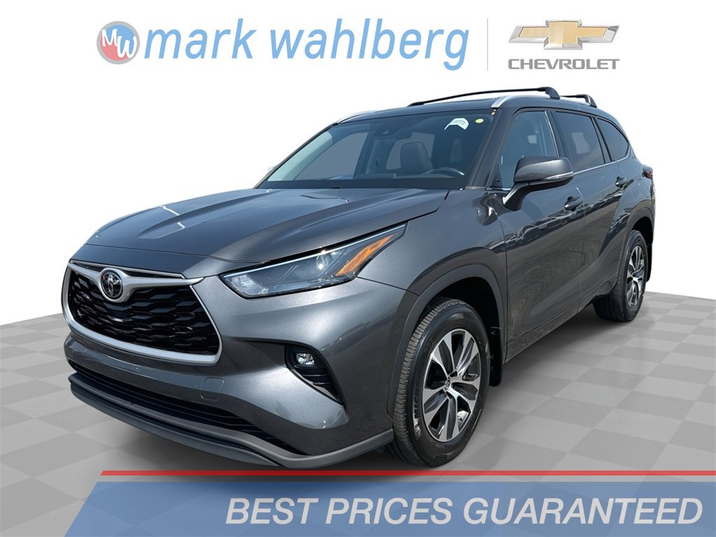 Used 2022 Toyota Highlander XLE image 1